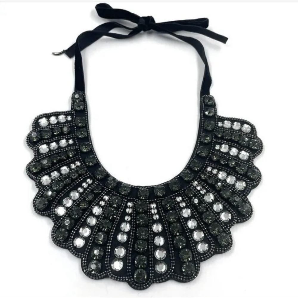 Banana Republic Notorious necklace
